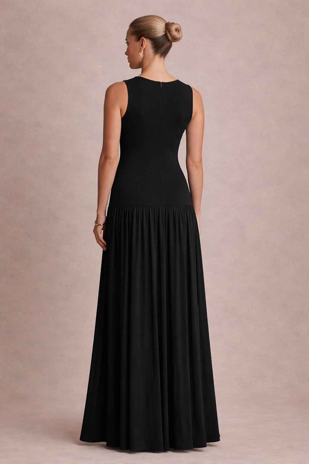 Maternity Maxi Dress – Sleeveless Round Neck Pleated Pregnancy Dress